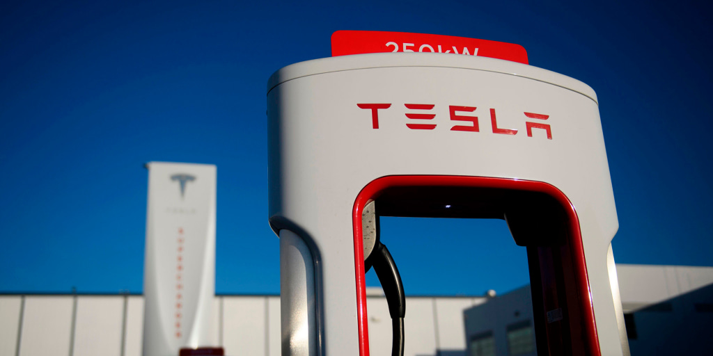 Florida man who drove towards anti-Musk protesters at Tesla dealership charged with assault