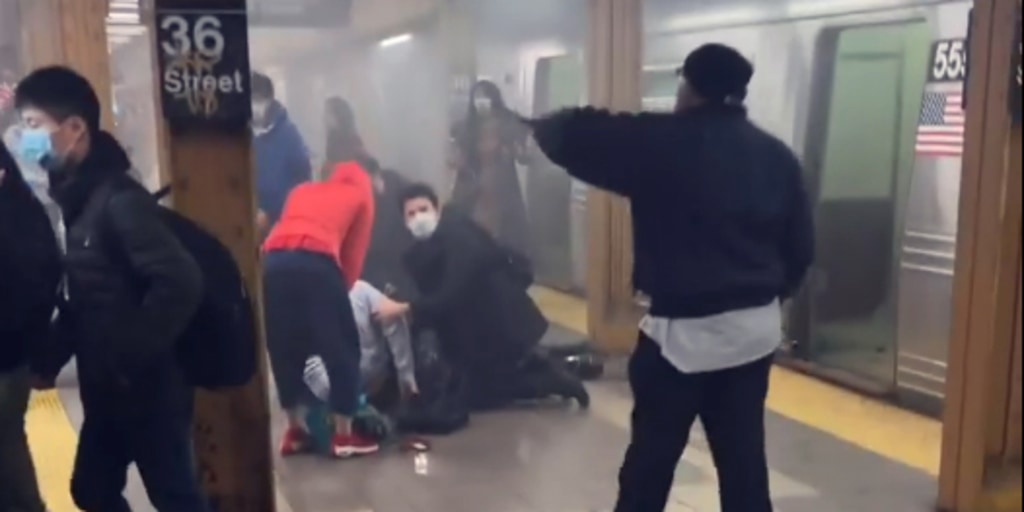 Video shows Virginia mall chaos as light shattering mistaken for shots  fired
