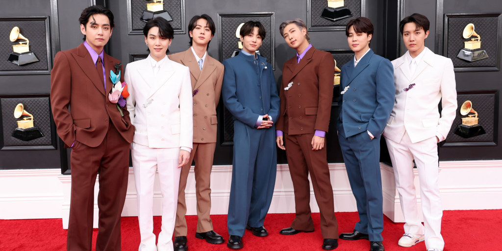 220526-bts-band-mjf-0930-