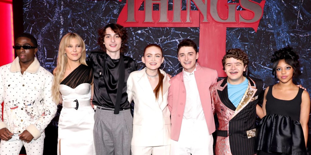 Barb de 'Stranger Things' lució irreconocible en la alfombra roja