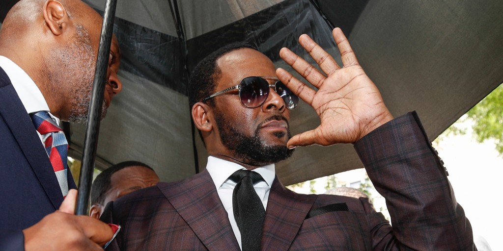 R. Kelly should get at least 25 years in prison, prosecutors say