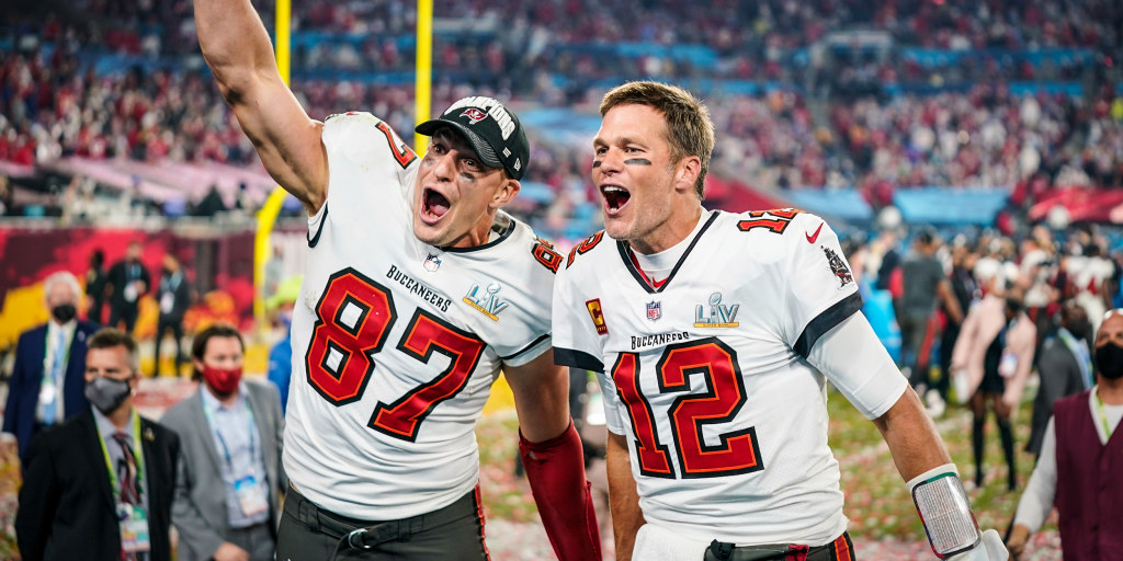 Rob Gronkowski retires, won't join Tom Brady for 3rd season in Tampa Bay