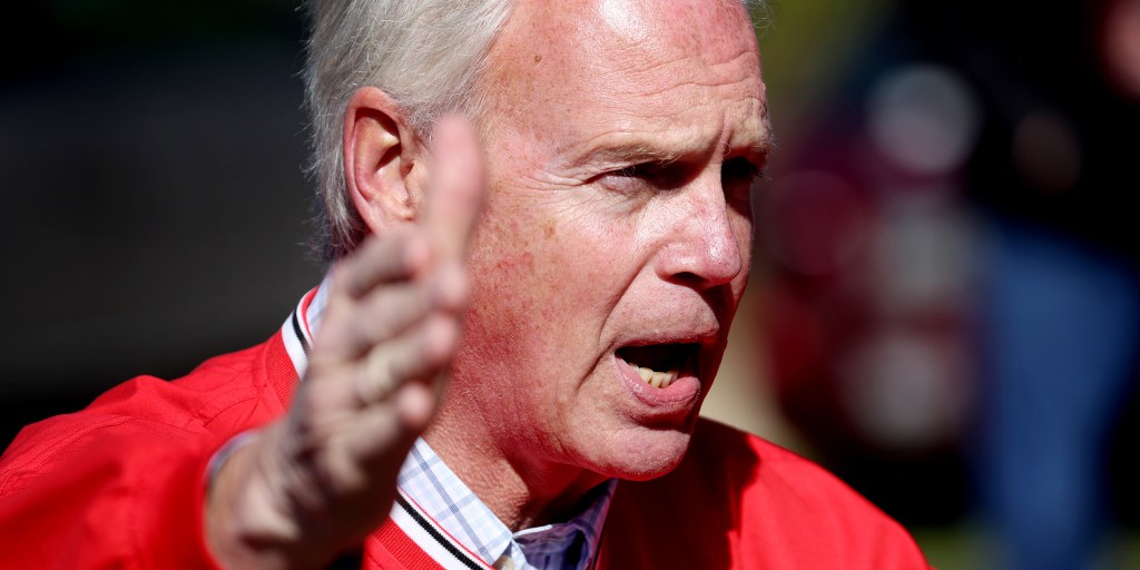 Democrats take aim at key Ron Johnson's Jan. 6 vulnerability - Vimarsana News