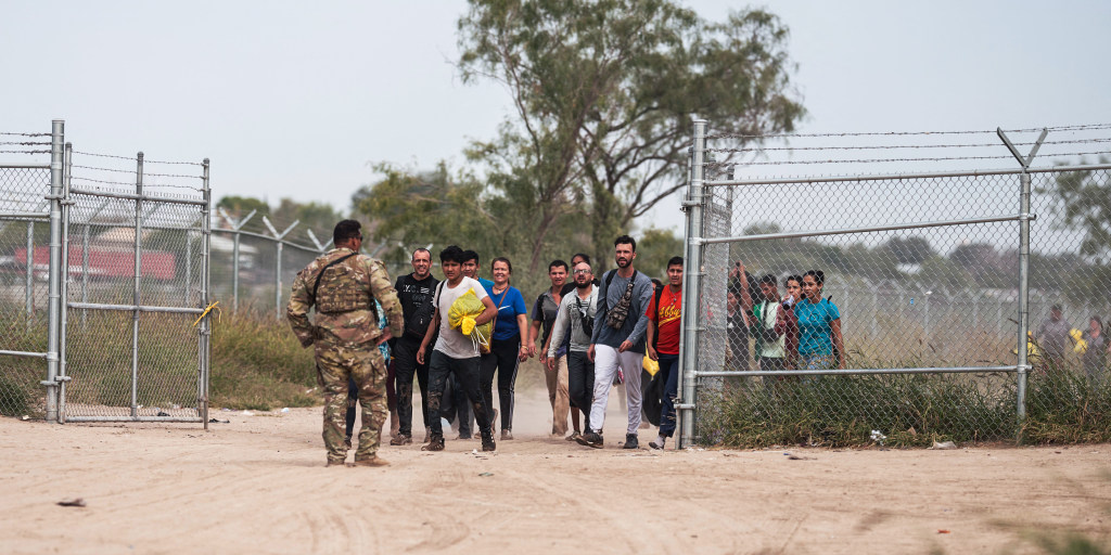 221021-texas-national-guard-border-eagle