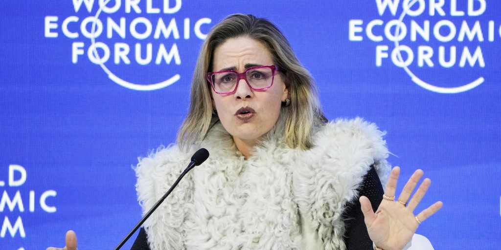 Sinema's flawed plan to find 'common ground' between Tuberville, DOD - Vimarsana News