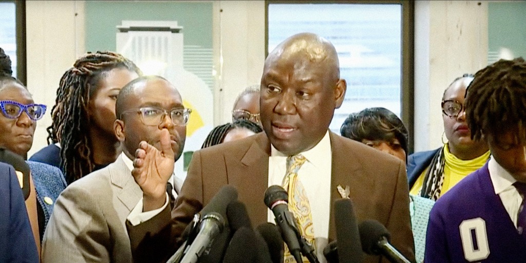 Students threaten to sue DeSantis over AP African American studies ban - Vimarsana News