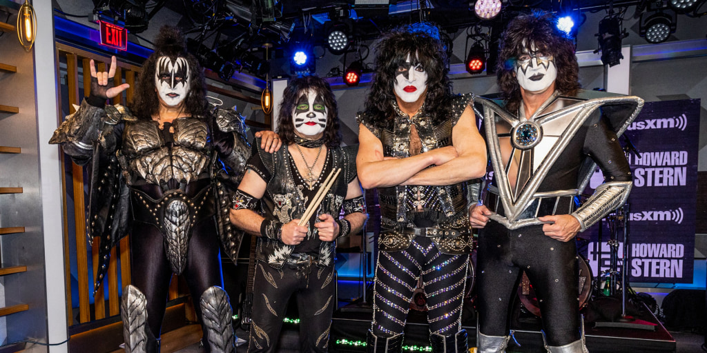 KISS END OF THE ROAD ピンバッジ Win 4 tickets to KISS' End of the