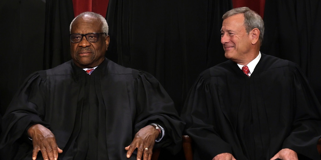 Supreme Court chief John Roberts has a Clarence Thomas problem - Vimarsana News