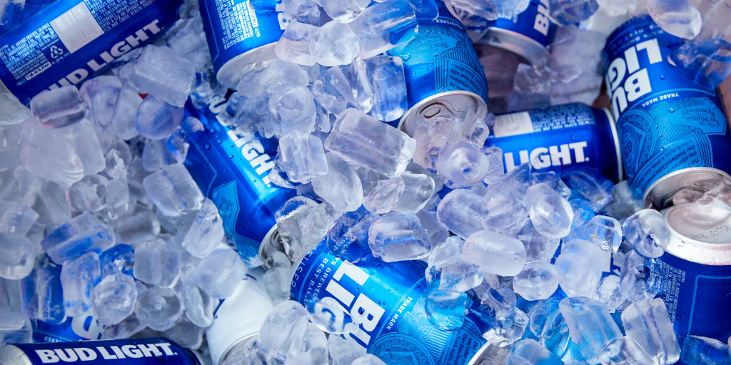 Bud Light's response to Dylan Mulvaney backlash is rife with hypocrisy - Vimarsana News