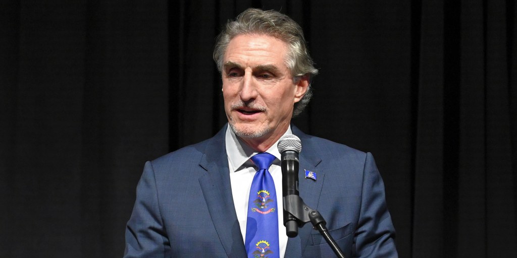 230426-north-dakota-doug-burgum-mn-1305-