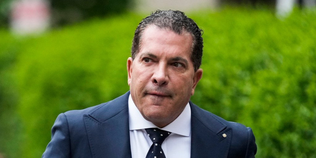 Trump loses bid for Carroll mistrial after lawyer Joe Tacopina's literary fumble - Vimarsana News