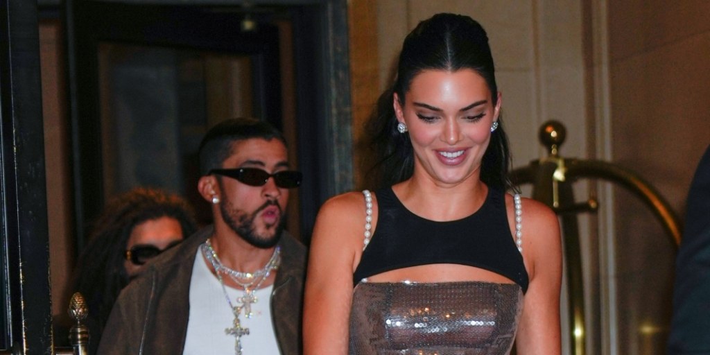 Clasificación de Los Ángeles Lakers tuvo una alfombra roja de celebridades: Bad  Bunny y Kendall Jenner entre las figuras - El Diario NY