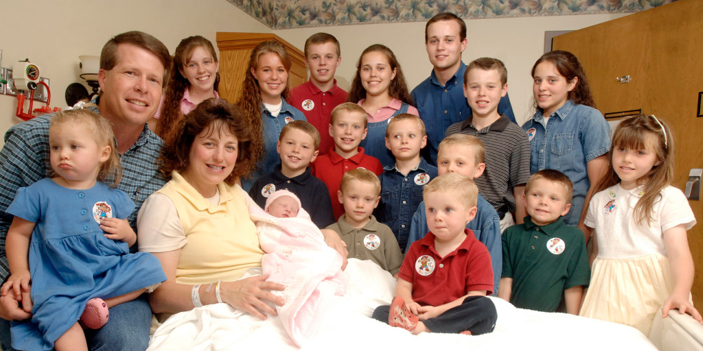 The Duggar family documentary 'Shiny Happy People' has glaring omissions - Vimarsana News
