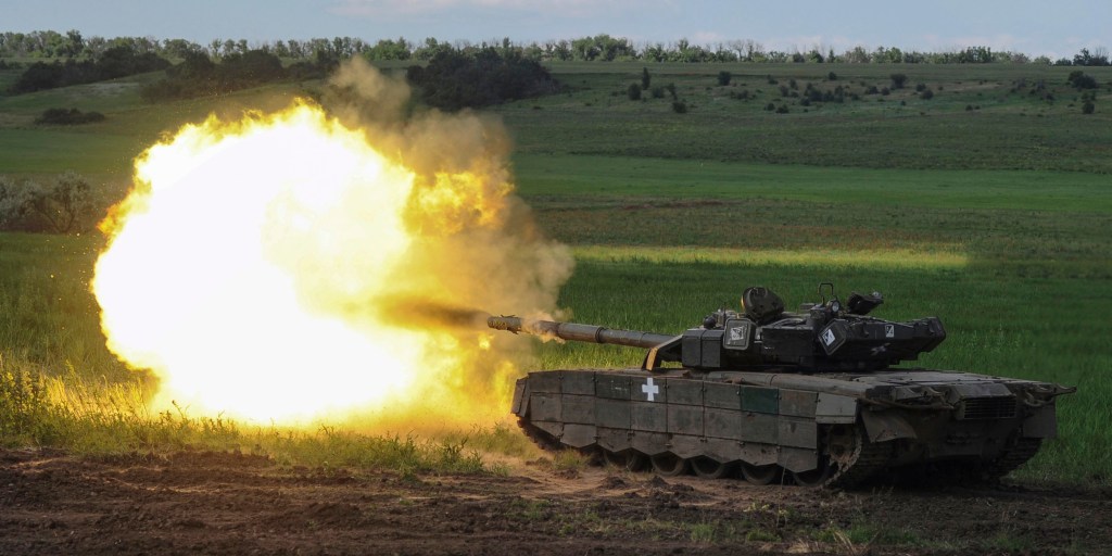 Ukraine deploys Leopard tanks in counteroffensive against Russia