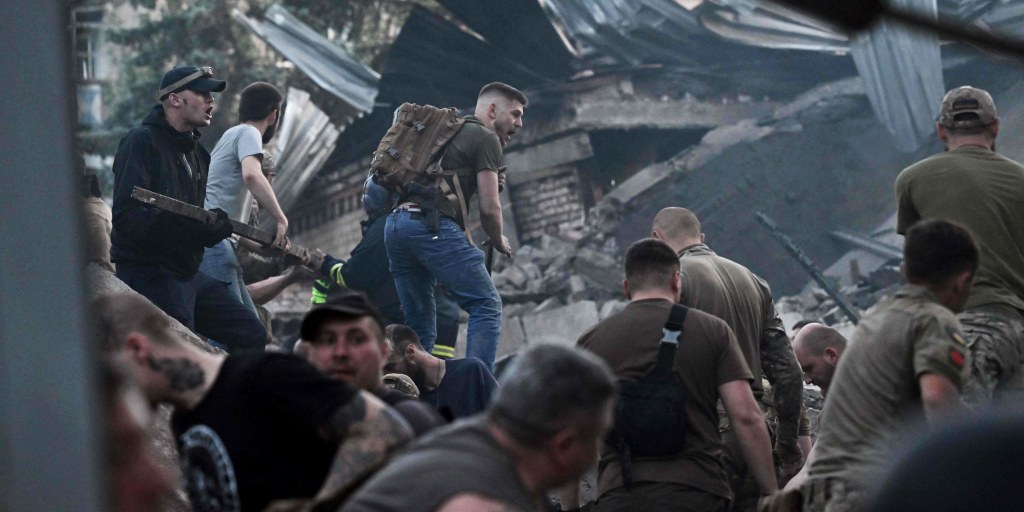 3 children among 9 dead after Russian missile slams into pizza