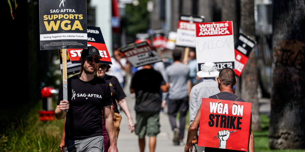 SAG-AFTRA's Fran Drescher knows this strike is bigger than Hollywood - Vimarsana News
