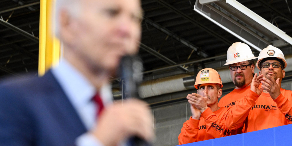 Biden can stop Trump's UAW strike stunt by visiting autoworkers - Vimarsana News