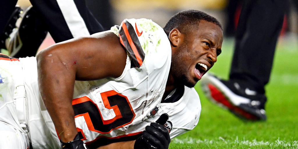 Nick Chubb: Cleveland Browns running back carted off the field after knee  injury