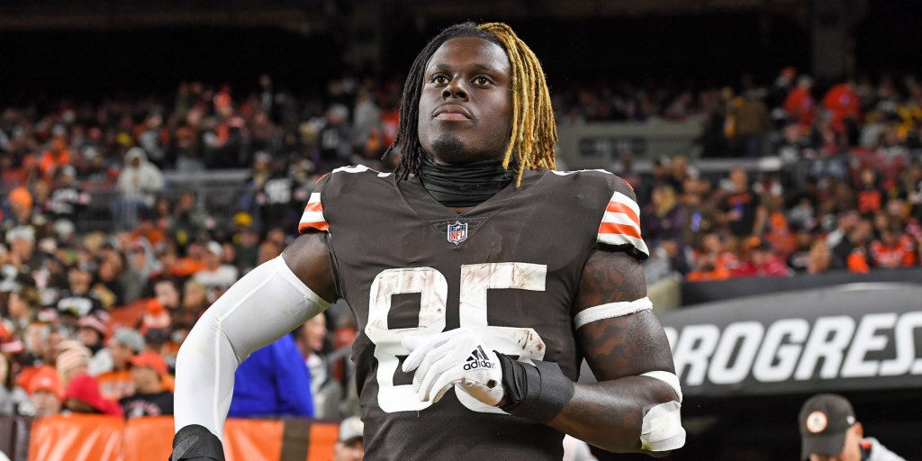 Browns: David Njoku has 'burn injuries to face'