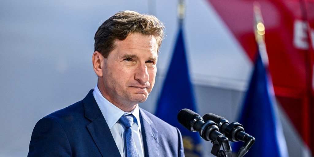 Dean Phillips' Democratic challenge to Biden 2024 is a sad mess - Vimarsana News