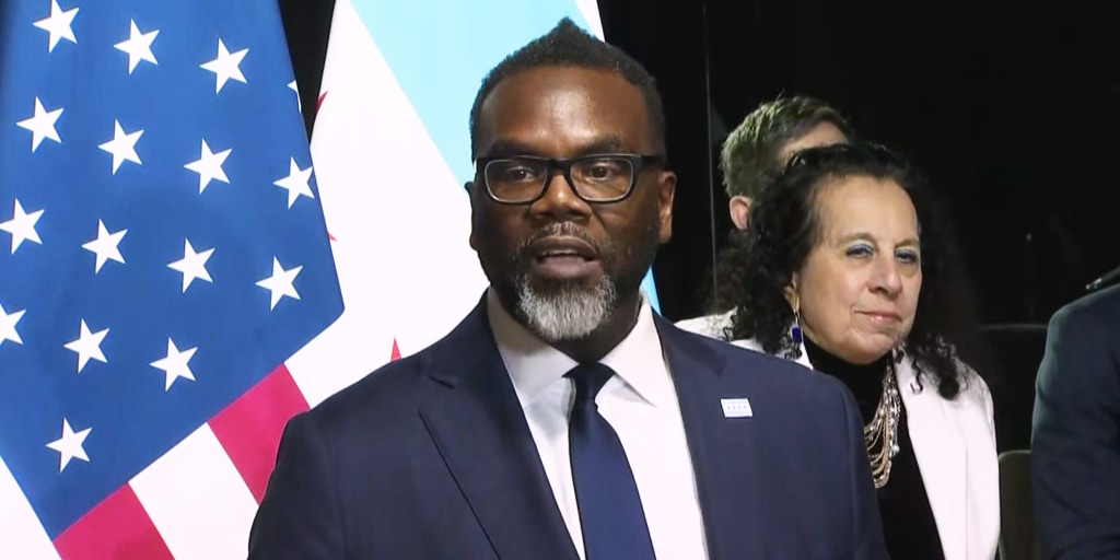 Chicago Mayor Brandon Johnson warns of right-wingers fueling migrant hate - Vimarsana News