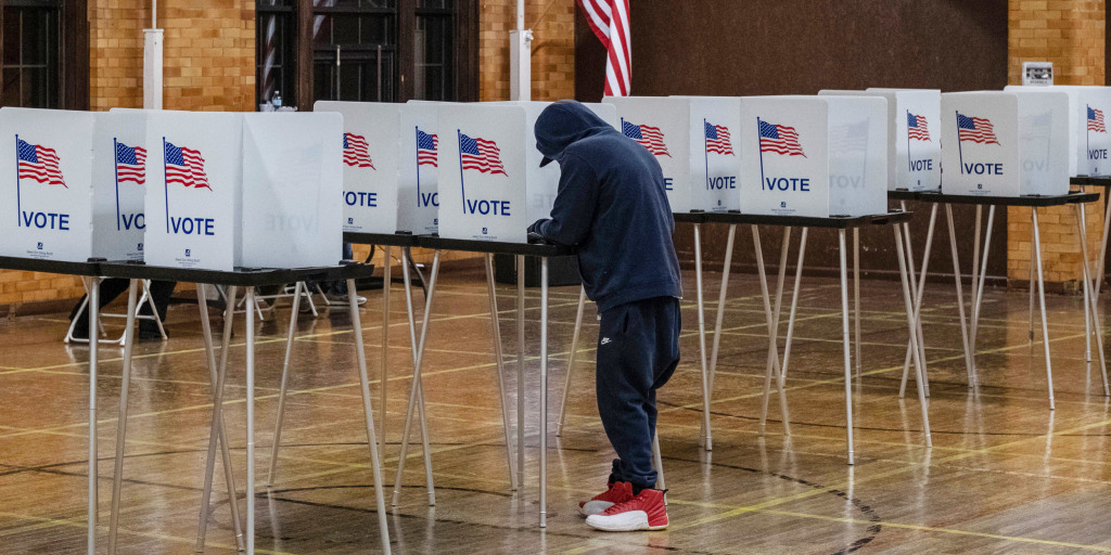 Emails reportedly connect Trump campaign to fake electors scheme - Vimarsana News