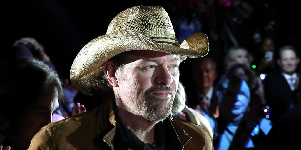 After Toby Keith's death, doctors warn that stomach cancer signs are easy to miss