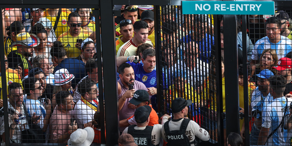Crowd issues delay Copa América final between Argentina and Colombia