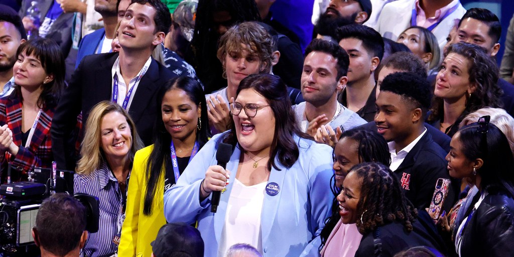 Creators thrive at Democratic convention alongside traditional media and Hollywood stars