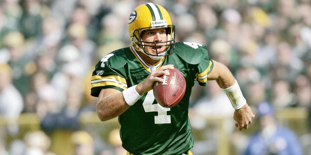 Brett Favre's Parkinson's diagnosis reignites questions about football's link to brain disease