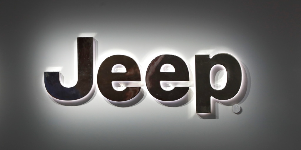 https://media-cldnry.s-nbcnews.com/image/upload/t_nbcnews-fp-1024-512,f_auto,q_auto:best/rockcms/2024-09/240930-jeep-plug-in-hybrid-suv-recall-wm-431p-1d504a.jpg