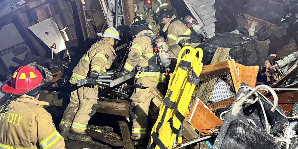 6 pulled from rubble alive after explosion mangles Missouri home, authorities say