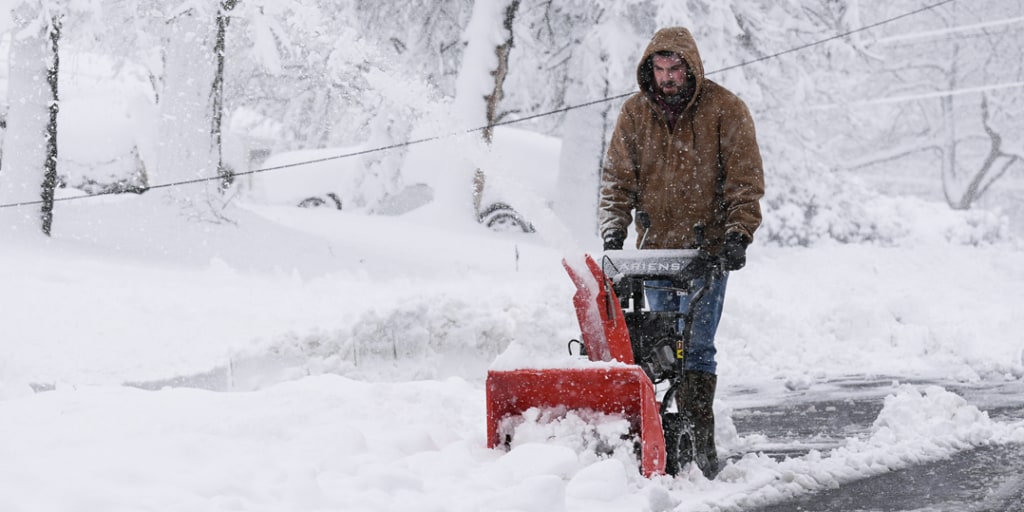 Arctic blast continues to hammer northern U.S., disrupting post-Thanksgiving travel