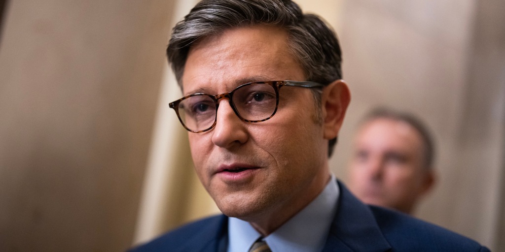 Senate Races Against Midnight to Avert Government Shutdown