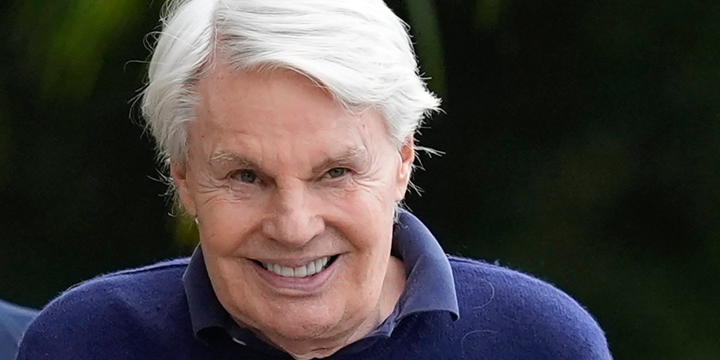 241224-michael-jeffries-ew-105p-71fce8.j