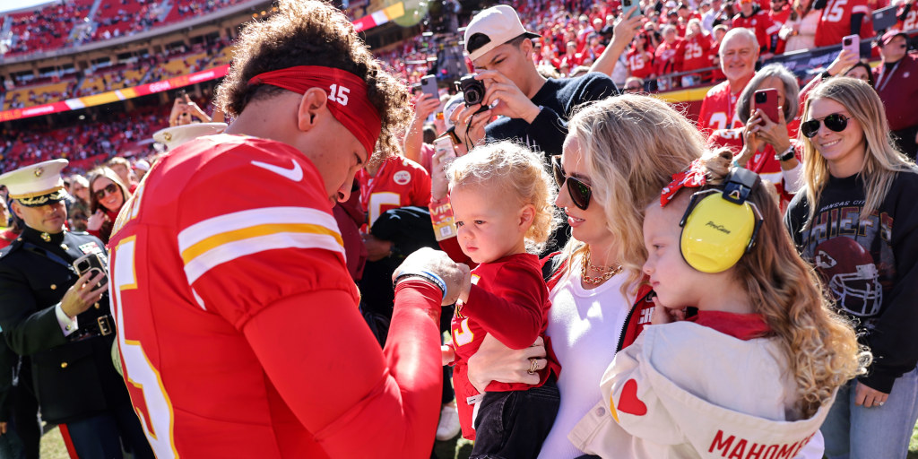 Kansas City Chiefs QB Patrick Mahomes, wife Brittany welcome third child