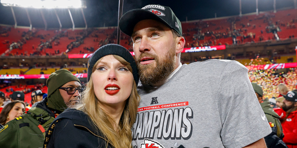 'Life of a Showgirl,' being a football superfan, otters, teary moments with  Travis Kelce: What we learned from Taylor Swift's podcast debut