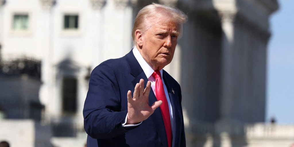 Dark economic clouds loom over Trump and the GOP: From the Politics Desk