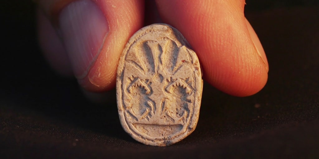 250402-israel-amulet-mb-0811-