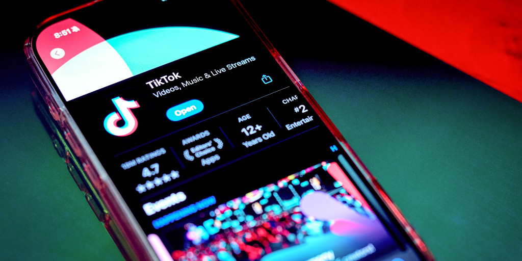 Trump to grant TikTok another extension to avoid a U.S. ban