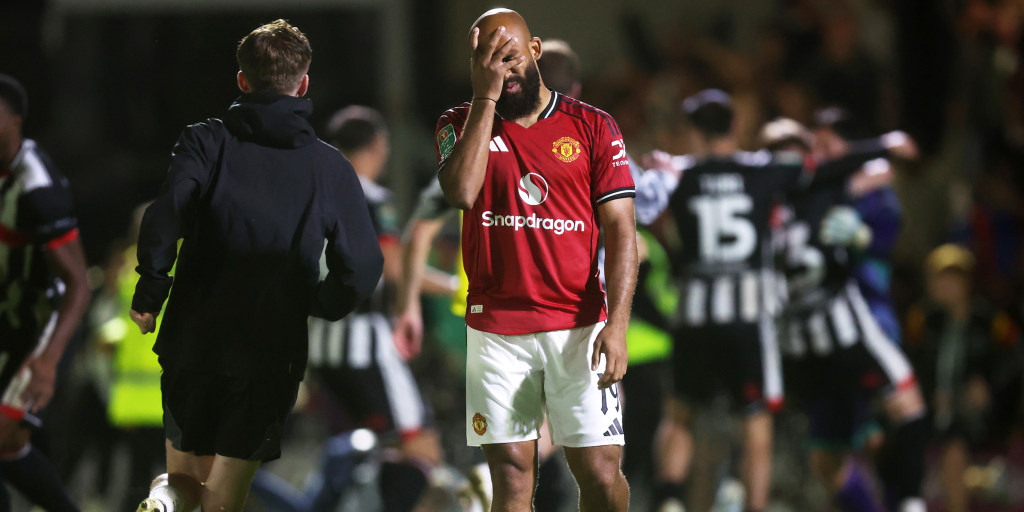 Man United humiliated in penalty shootout loss to 4th-division team Grimsby  Town in League Cup