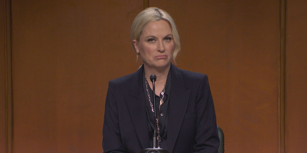 Amy Poehler plays a combative Pam Bondi on 'SNL' as Tina Fey makes surprise appearance