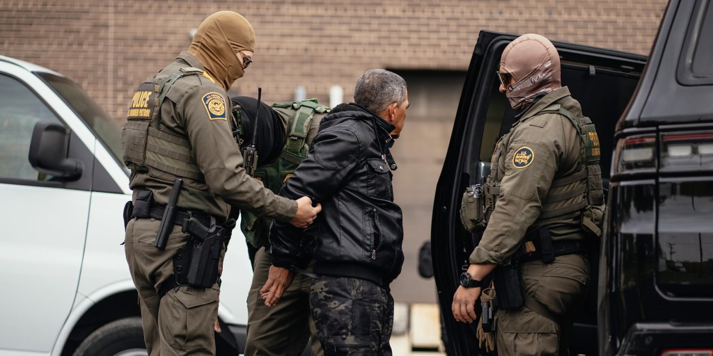 États-Unis. L'ICE a arrêté près de 75 000 personnes sans casier judiciaire, selon des données récentes @MeetThePress