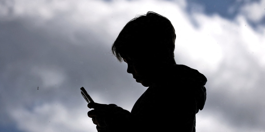 Australia’s teen social media ban fails to clear first hurdle in age checks, study says