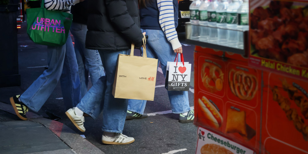 Poll: Majority plan to spend less on holiday gifts this year amid broader economic concerns