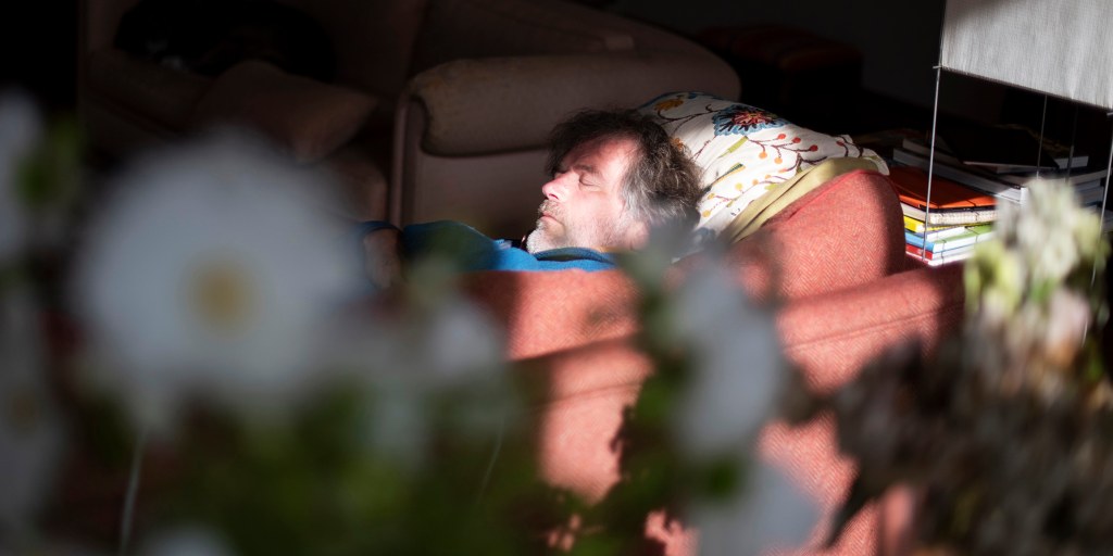 More couch surfing, fewer Canadians: How U.S. travel is changing this holiday season