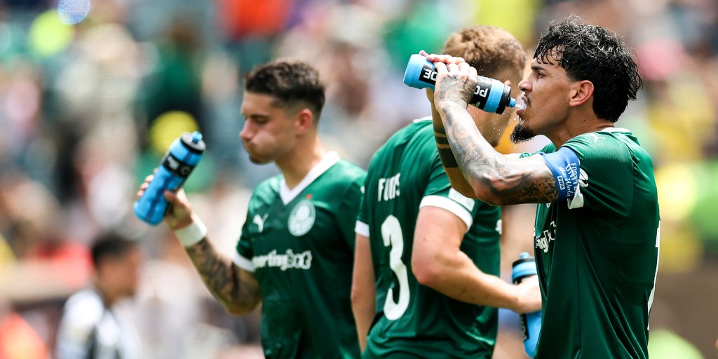 World Cup to include 3-minute hydration breaks in each half of all games