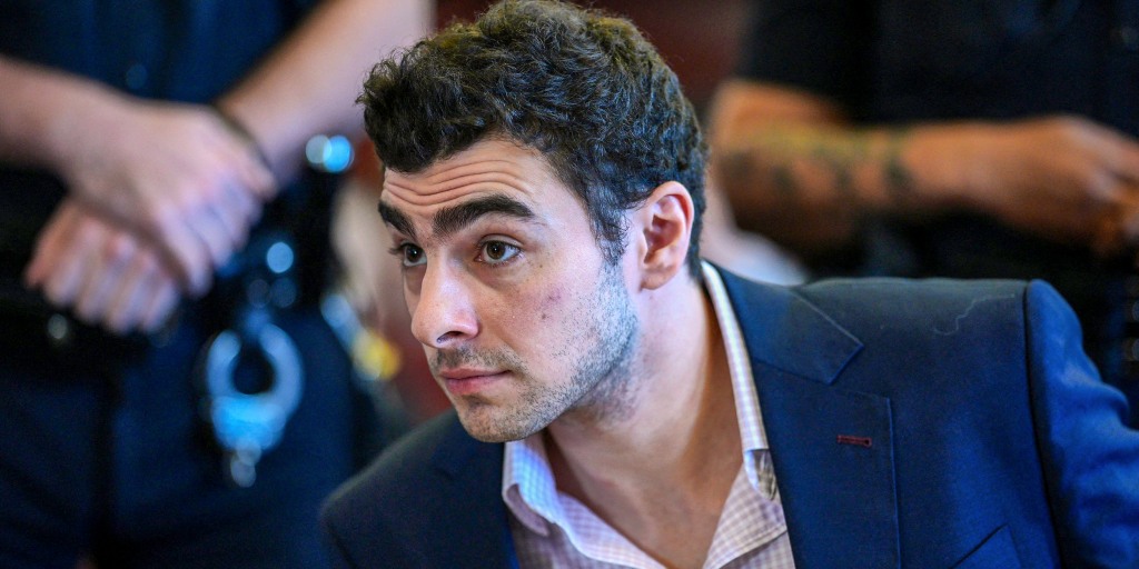 Officer reveals what Mangione said while walking out of Pennsylvania arraignment