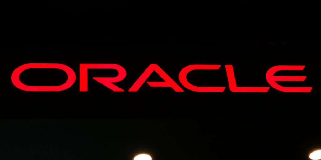 Tech stocks tumble amid renewed AI worries on Wall Street