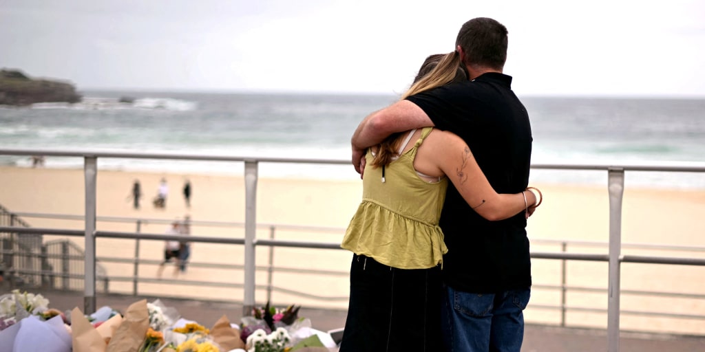 'Blood everywhere': Bondi shooting survivors